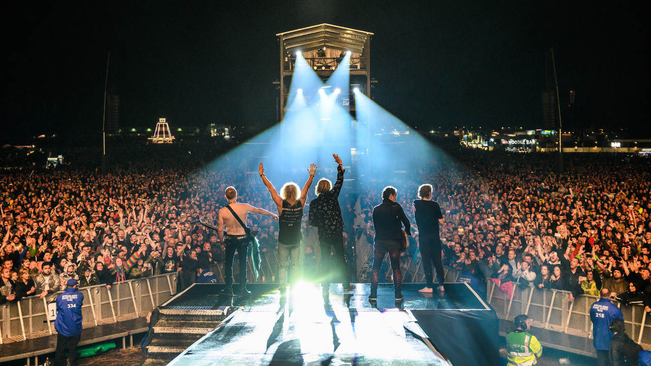 THE STADIUM TOUR Def Leppard THE STADIUM TOUR Def Leppard